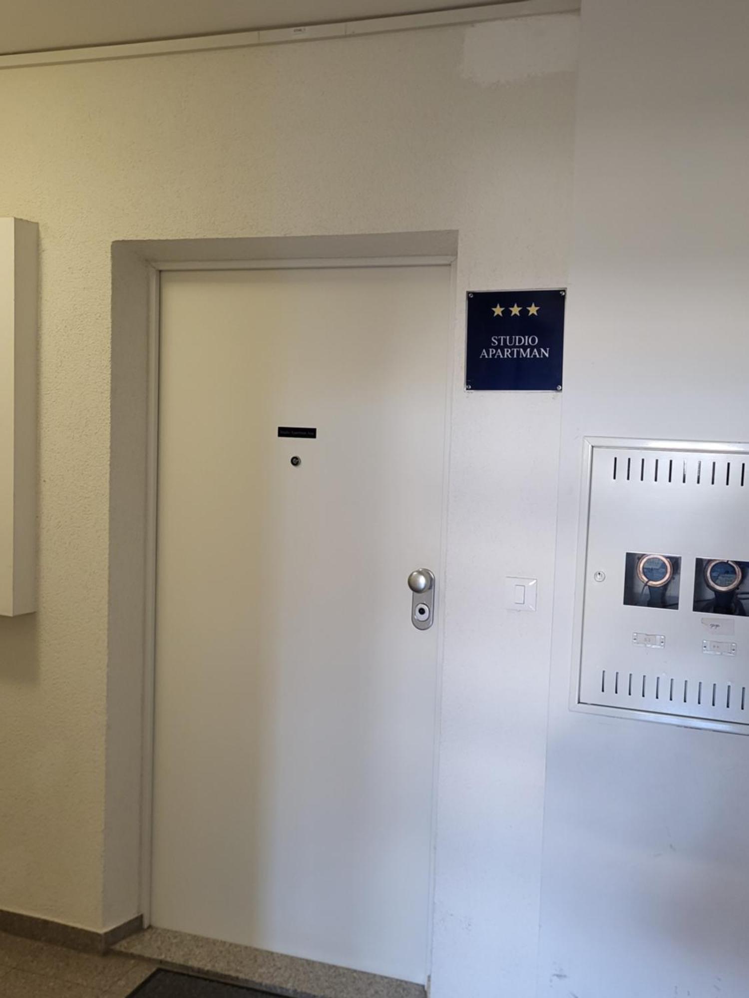 Studio Apartman Ana ザグレブ エクステリア 写真